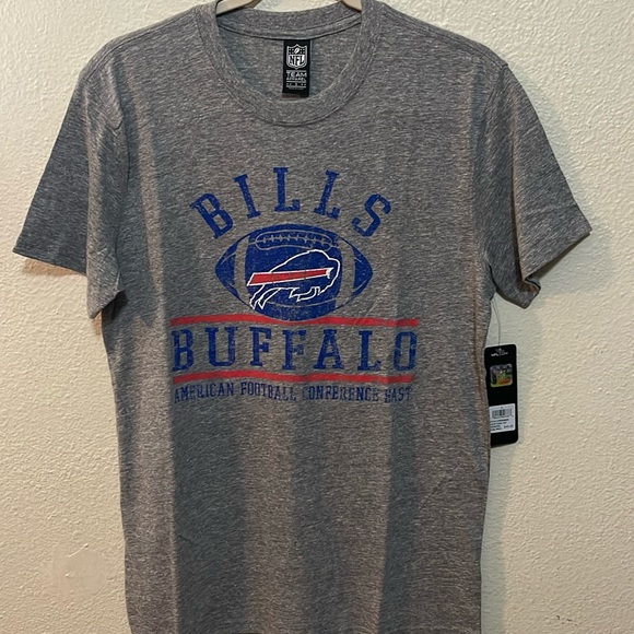 🎄🎄Men’s Buffalo Bills T-shirt, size small new tags - Picture 1 of 3